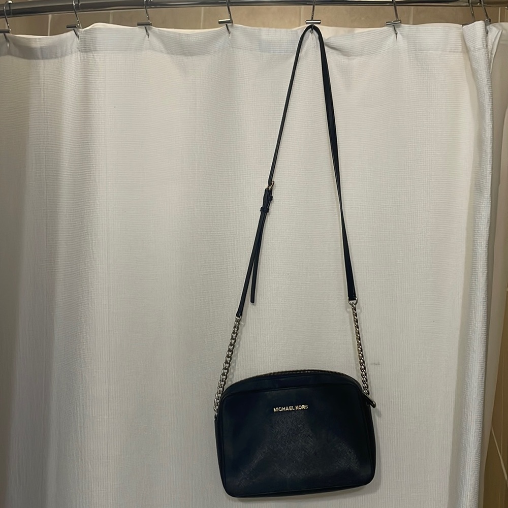 Michael kors medium sized crossbody bag